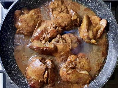 Aštrus šiltas salotas su vištienos kepenėlėmis Žingsnis 1