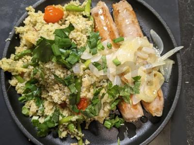 Kumpiai su kuskusu ir šparaginėmis pupelėmis pagrindine nuotrauka