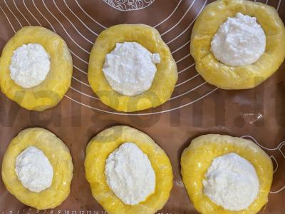 Vatrushkos su varške ant trynių Žingsnis 7