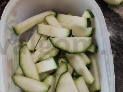 Cukinijų troškinys Žingsnis 1