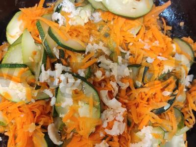 Cukinijų troškinys Žingsnis 3