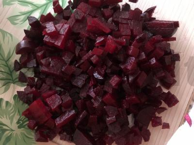 Patingėjusi silkių salotos Žingsnis 1