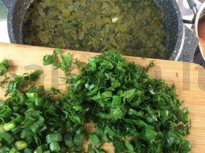 Sūrio žaliasis šaltibarščiai su rūgštynėmis Žingsnis 5