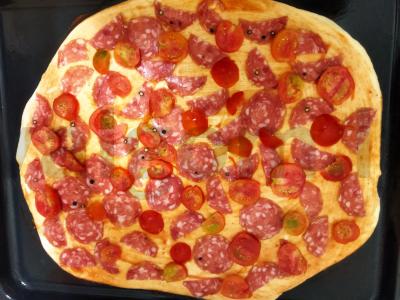 Pica su saliami ir sūriu Žingsnis 4