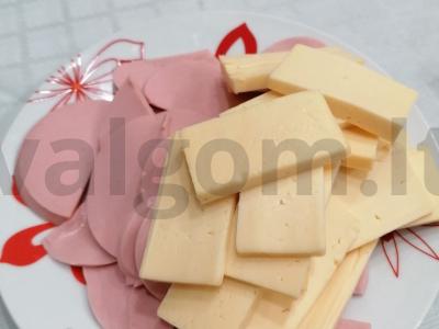 Sluoksniuotos tešlos rožės su dešra Žingsnis 2