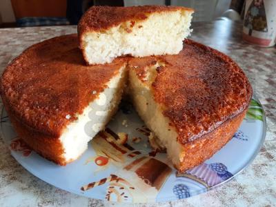 Mano pyragas su rūgščiu pienu arba kefyru pagrindine nuotrauka