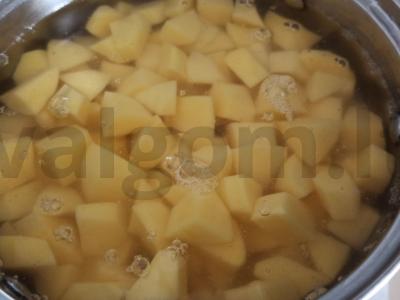 Pyragėliai su bulvėmis iš picos tešlos Žingsnis 1