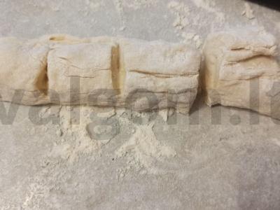 Pyragėliai su bulvėmis iš picos tešlos Žingsnis 3