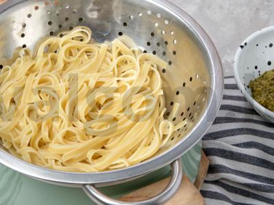 Vegetariška pasta su grybais Žingsnis 1