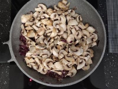 Sultingi grybai sojų padaže Žingsnis 1