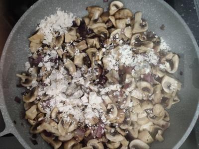 Sultingi grybai sojų padaže Žingsnis 2