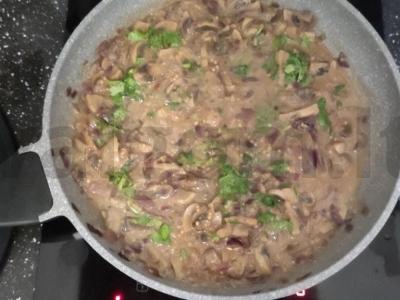 Sultingi grybai sojų padaže pagrindine nuotrauka