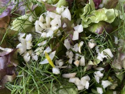 Žalumynų salotos Žingsnis 2