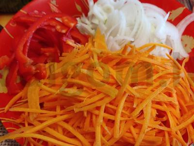 Korejiškai marinuoti pievagrybiai Žingsnis 2