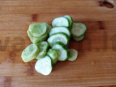 Marinuoti agurkai mikrobangų krosnelėje Žingsnis 1