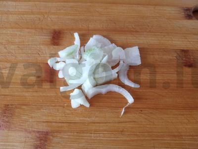 Marinuoti agurkai mikrobangų krosnelėje Žingsnis 2