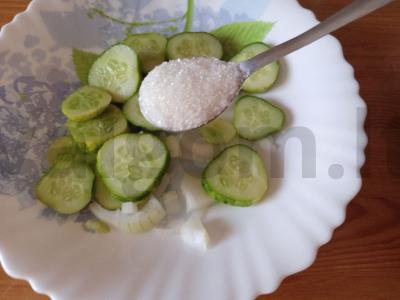 Marinuoti agurkai mikrobangų krosnelėje Žingsnis 3