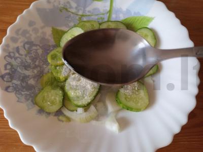 Marinuoti agurkai mikrobangų krosnelėje Žingsnis 5