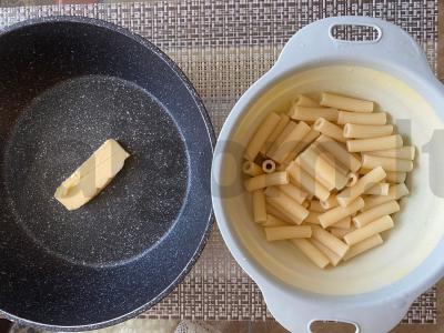 Makaronai „Grenio“ su dešra, vyšniniais pomidorais ir morkomis Žingsnis 5