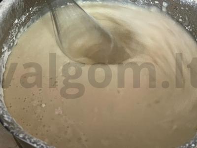 Blynai iš rūgštaus pieno ir verdančio vandens Žingsnis 3