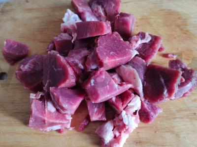 Jautiena troškinta aluje Žingsnis 1