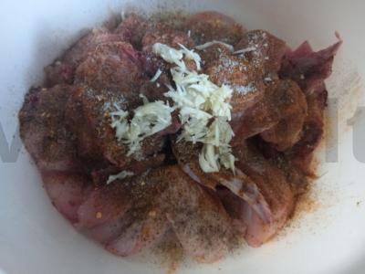 Vištiena su česnaku ir džiūvėsėliais Žingsnis 2