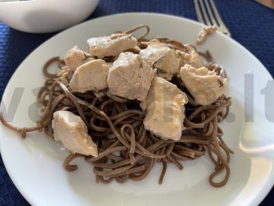 Soba su vištiena pagrindine nuotrauka