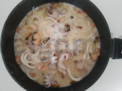 Jūros gėrybės, troškintos kokosų piene Žingsnis 2