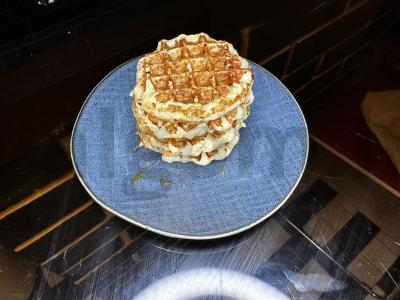 Varškės-bananų vafliai pagrindine nuotrauka