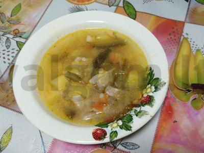 Sūrusis sriuba su kiauliena ir perliniu miežiu pagrindine nuotrauka