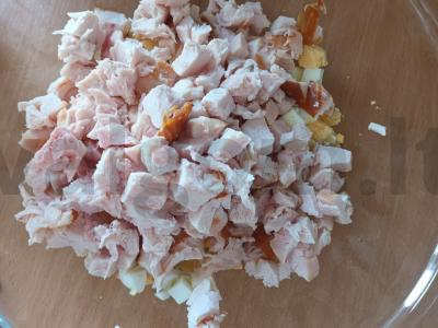 Vištienos, ananasų ir sūrio salotas Žingsnis 5