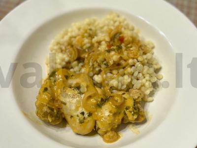 Kiaulienos šlaunelės karis kokosų piene pagrindine nuotrauka