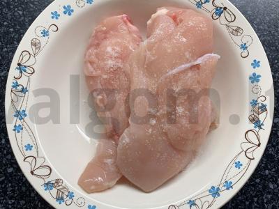 Vištienos krūtinėlė, kepta garstyčių padaže Žingsnis 1