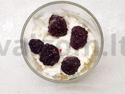 Švelnus varškės desertas su sausainiais Žingsnis 2