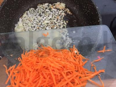 Aštrus sriuba kharcho su kiauliena Žingsnis 3