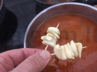 Aštrus sriuba kharcho su kiauliena Žingsnis 10