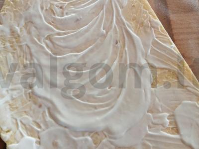 Kanarė iš tortilijos su sūriu ir pomidorais Žingsnis 1