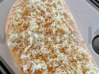 Kanarė iš tortilijos su sūriu ir pomidorais Žingsnis 3