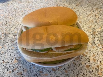 Kumpio dešrelė su kalakutiena pagrindine nuotrauka