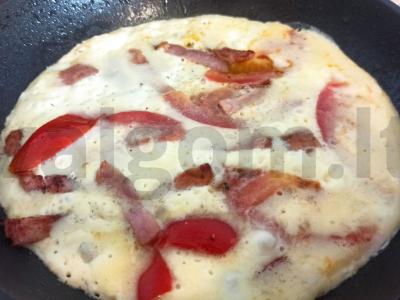 Švelnus omletas su kefyru „Gurmano pusryčiai“ Žingsnis 4