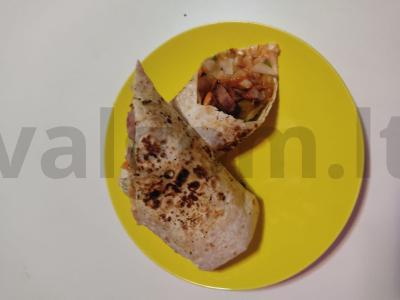 Šašlykas su česnaku ir keptais bulvėmis pagrindine nuotrauka