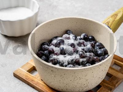 Vynuogių uogienė su vanilinu Žingsnis 1