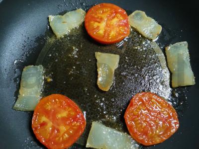 Kiaušinienė su pomidorais Žingsnis 2