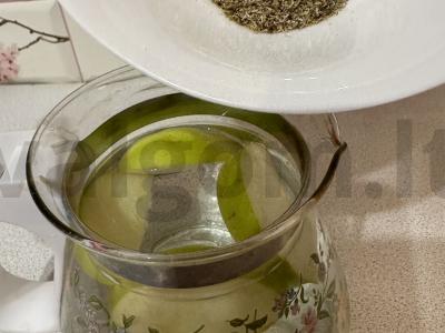 Ramunėlių arbata „Rytmečio gaiva“ su obuoliu ir laimu Žingsnis 3