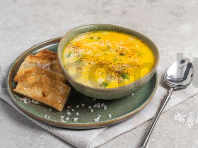 Sūrio sriuba iš lydyto sūrio pagrindine nuotrauka