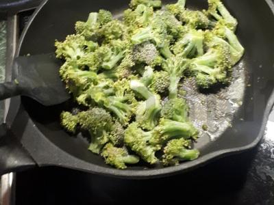 Kremiški brokoliai per 20 minučių Žingsnis 1