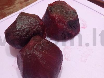 „Silkė po šubomis“ ant juodos duonos Žingsnis 1