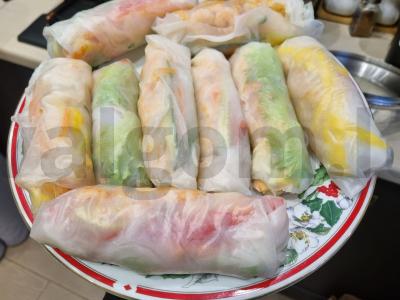 Vasaros ritinėliai su mangais ir krevetėmis pagrindine nuotrauka