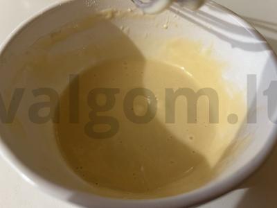 Traškus keksiukas su karamelės įdaru „Pieno stotis“ Žingsnis 4