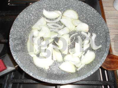 Bulvių apkepas su kiauliena, grybais ir prieskoniais Žingsnis 1